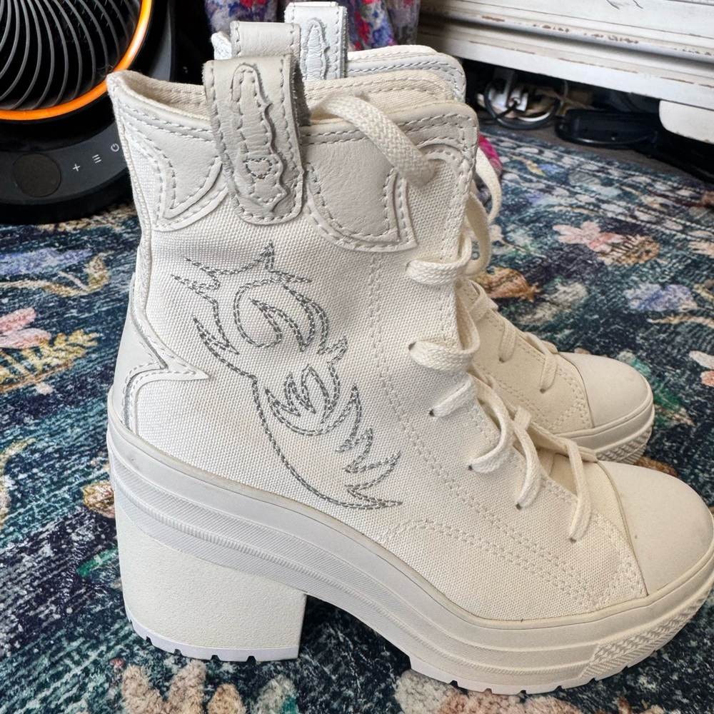 NWOT Converse White Western Heel Lace-Up Platform Ankle Boots - Picture 2 of 9